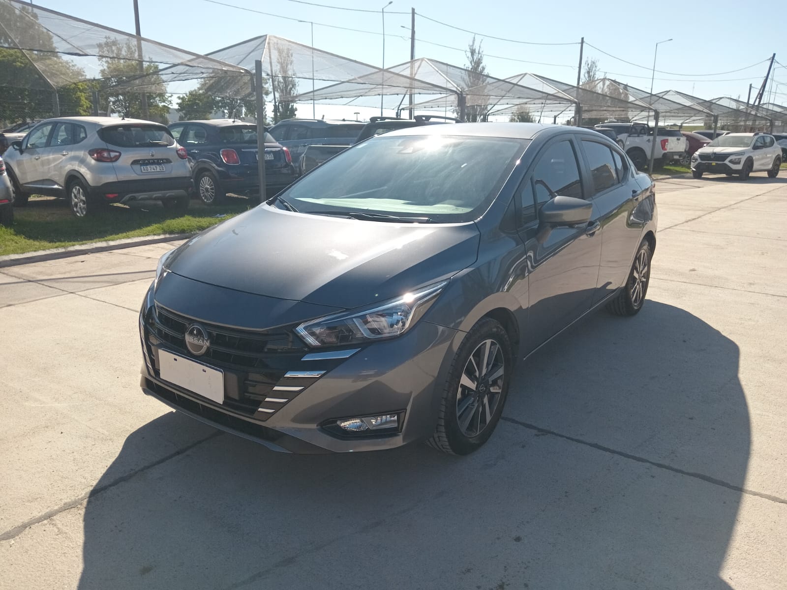 NISSAN versa