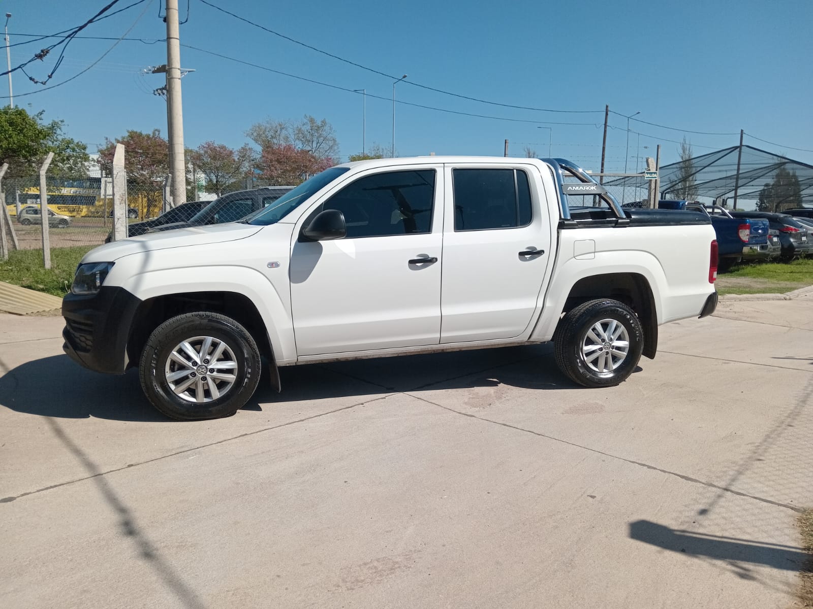 VOLKSWAGEN AMAROK 2.0 TRENDLINE 4X2 MT