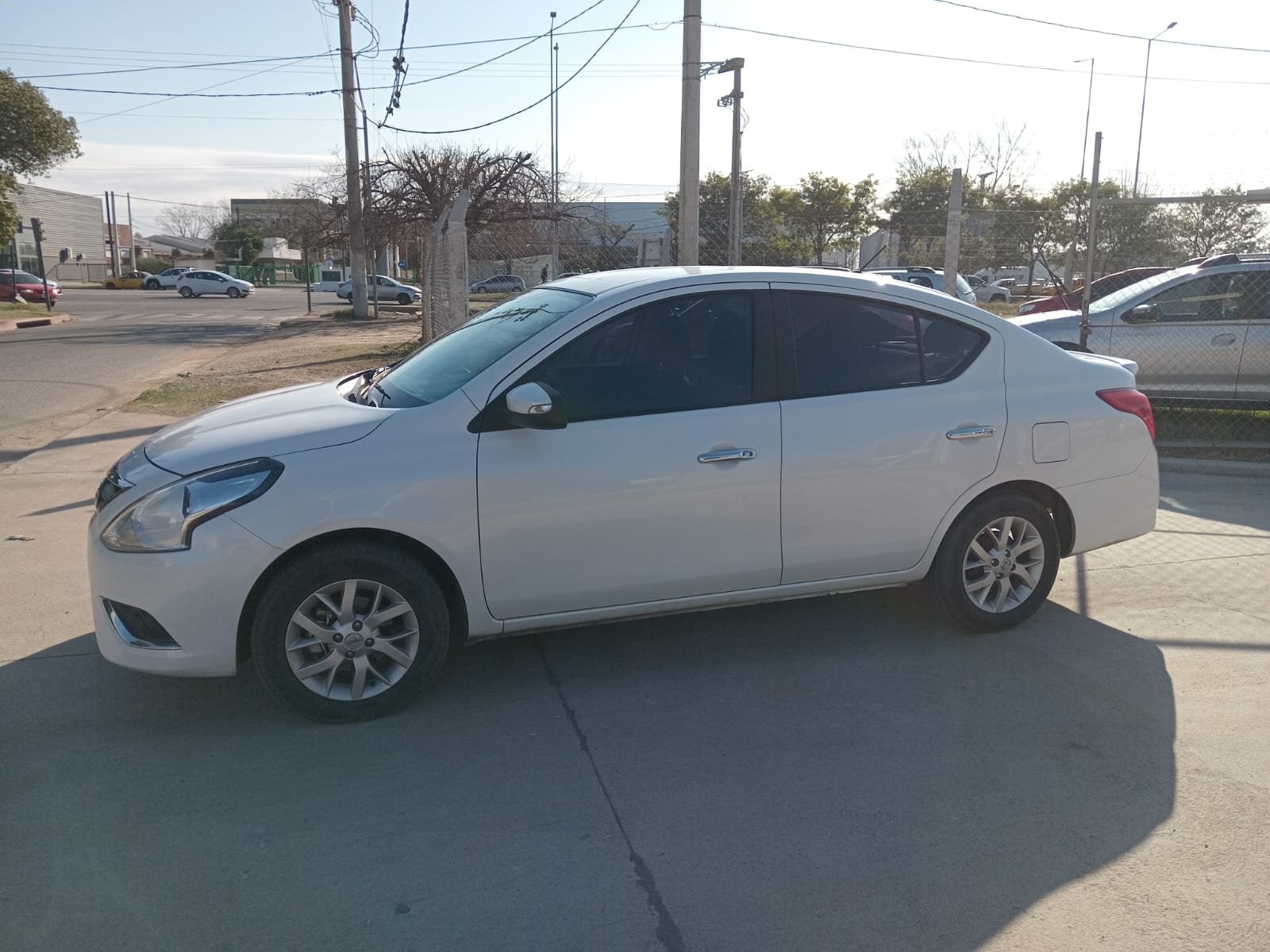 NISSAN VERSA  ADVANCE  AT PURE DRIVE
